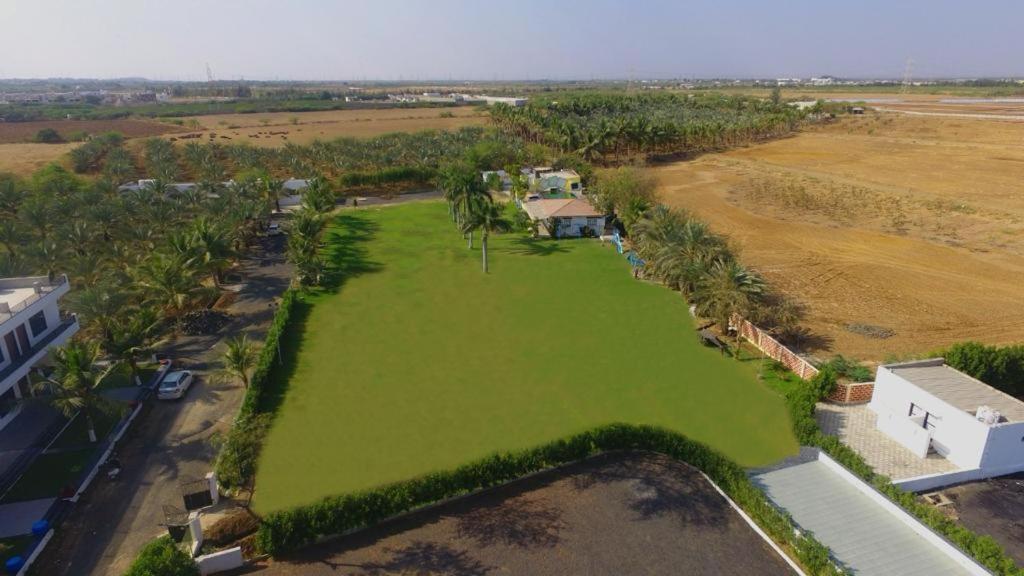 Srk Farm And Resort Anjar Экстерьер фото