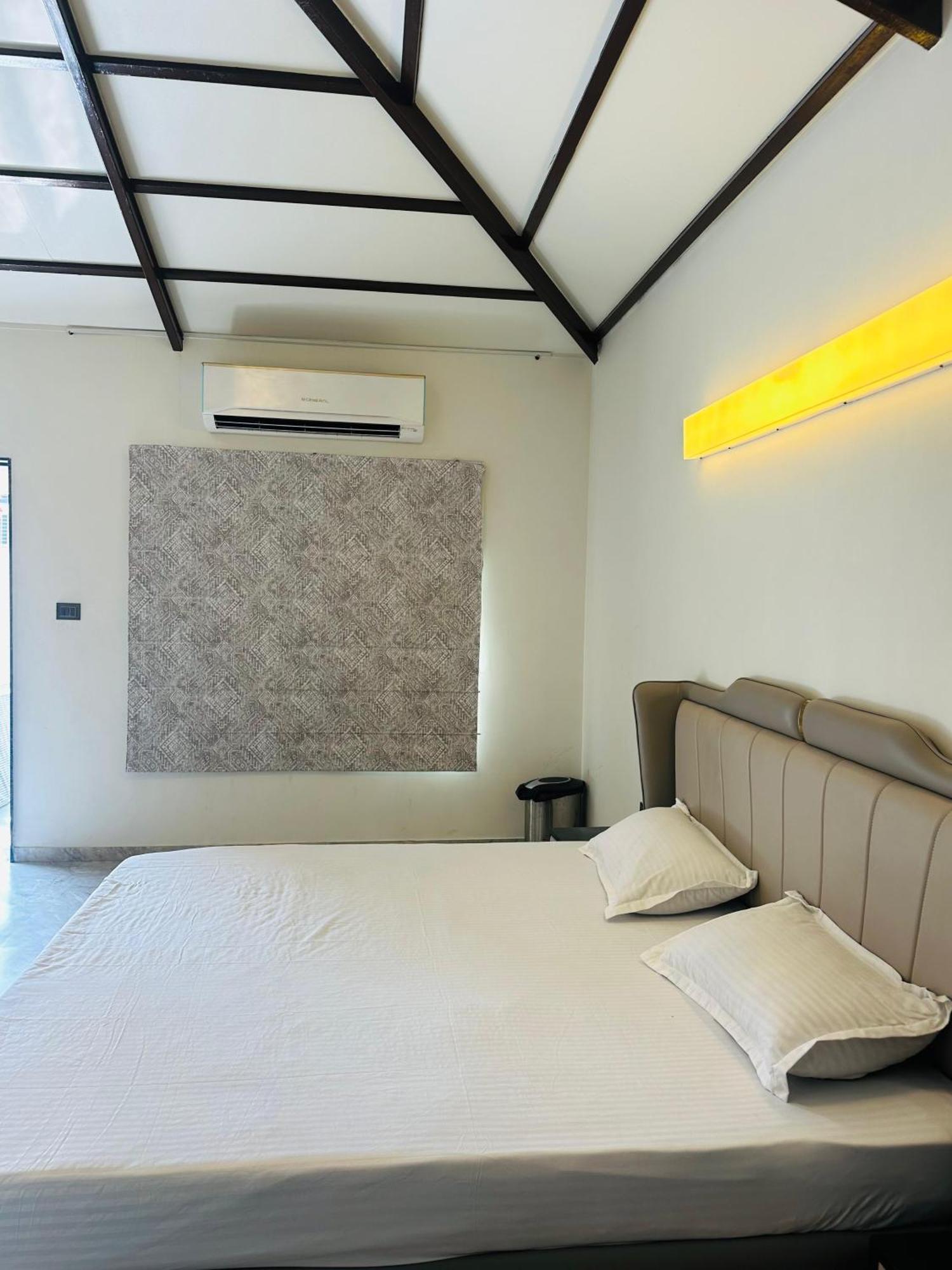 Srk Farm And Resort Anjar Экстерьер фото
